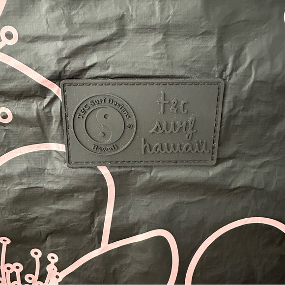 Aloha Collection x T&C Surf limited edition Day Tripper in Sakura Print NWT tote - Picture 6 of 9